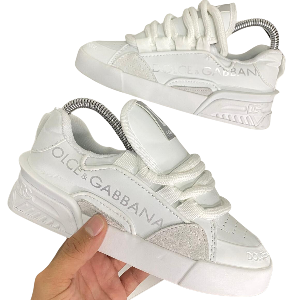 Comprar Zapatillas Dolce Gabbana Mujer. Si buscas un calzado que combine lujo, estilo y comodidad, las zapatillas Dolce Gabbana Mujer son la elección perfecta. En Onlineshoppingcenterg, te ofrecemos la oportunidad de destacar con este exclusivo calzado diseñado para mujeres que valoran la calidad y el diseño italiano.  ¿Por qué elegir Zapatillas Dolce Gabbana Mujer? 1. Estilo único y sofisticado Las zapatillas Dolce & Gabbana mujer destacan por su diseño moderno, detalles elegantes y acabados impecables. Cada par es una obra de arte que refleja la esencia de la moda italiana. Ya sea que prefieras los clásicos tenis Dolce Gabbana dama o las versátiles Dolce Gabbana sneakers mujer, siempre estarás a la vanguardia del estilo.  2. Máxima comodidad Además de su diseño, las zapatillas Dolce & Gabbana mujer están diseñadas pensando en la comodidad. Son ideales para el día a día o para complementar un look casual sofisticado. Si buscas alternativas como tenis Dolce Gabbana para mujer, nuestra tienda ofrece opciones para todos los gustos.  3. Durabilidad y calidad Fabricadas con materiales de alta gama, estas zapatillas garantizan durabilidad y resistencia. Modelos como los tenis Dolce & Gabbana mujer precio Colombia son una inversión inteligente que combina funcionalidad y lujo.  ¿Cómo comprar tus Zapatillas Dolce Gabbana Mujer en Onlineshoppingcenterg? 1. Explora nuestra colección En Onlineshoppingcenterg, encontrarás una amplia variedad de modelos, desde los icónicos Dolce Gabbana tenis mujer hasta los sofisticados zapatos Dolce & Gabbana para mujer.  2. Encuentra el precio ideal Ofrecemos los mejores precios para productos de lujo. Si buscas zapatillas Dolce & Gabbana mujer precio, en nuestra tienda encontrarás opciones accesibles y promociones exclusivas.  3. Compra de manera segura Realiza tu pedido en nuestra plataforma confiable y recibe tus tenis Dolce Gabbana mujer precio en la comodidad de tu hogar.